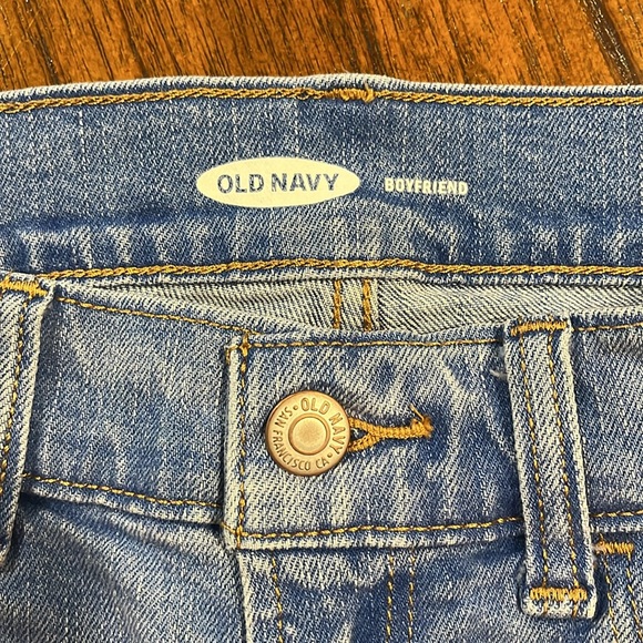 Old Navy Boyfriend Distressed Light Blue Wash Cuffed Denim Jean Shorts Size 0 - Picture 3 of 6